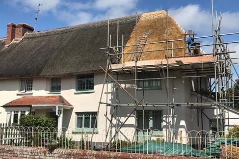 Guide to thatched roofs for house extensions - the Dorset Model